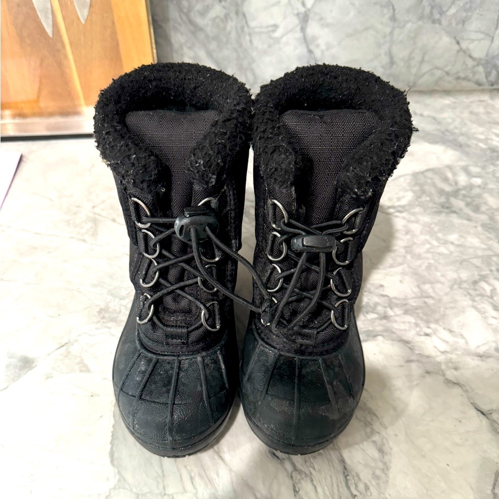 Kids Sorel snow boots sz 9
